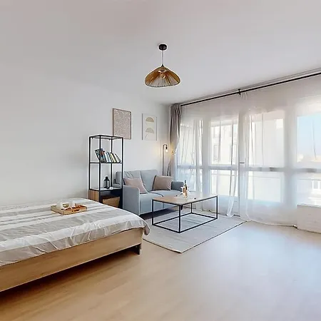 Cozy Near Paris Fully Equipped & Decorated Bondy