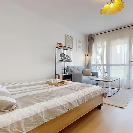 Cozy Near Paris Fully Equipped & Decorated Bondy