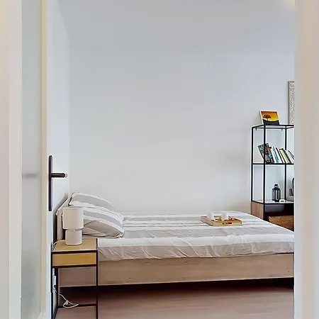 Cozy Near Paris Fully Equipped & Decorated Apartment Bondy